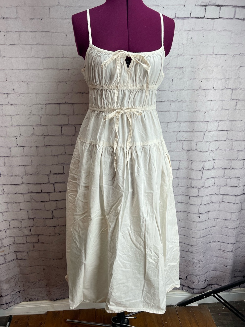 Sim and Sam size large cream ivory colored midi dress - Picture 1 of 6